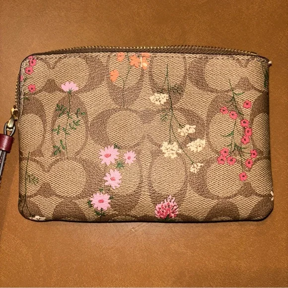 Coach Corner Zip Wristlet In Signature Canvas With Wildflower Print - Picture 9 of 9